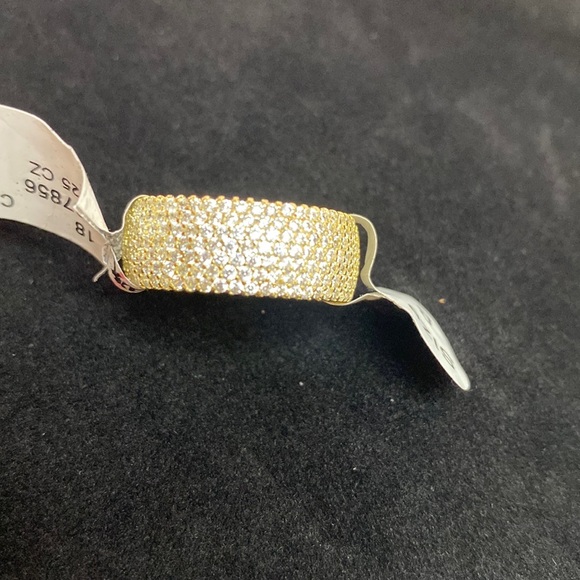 Gold sterling silver ring NWT! So sparkly! Gold tone band with sparkle! - Picture 2 of 16